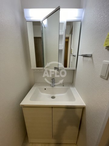 洗面設備　スプランディッド中之島WEST　独立洗面化粧台