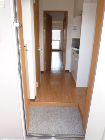 玄関　床のお色は現況優先となります。