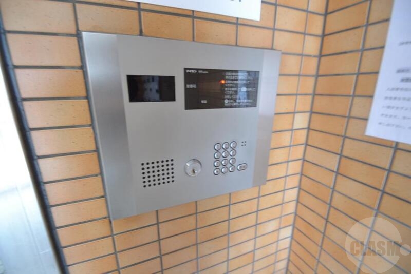 エントランス　安心のオートロック付き