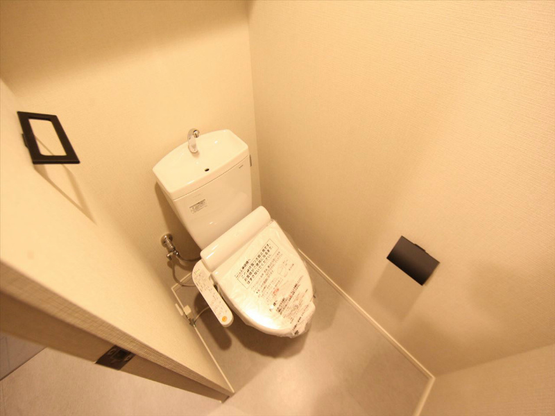 トイレ　温水洗浄便座付トイレ