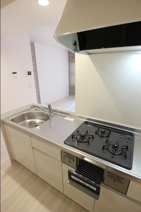 キッチン　ガスコント3口グリル付き