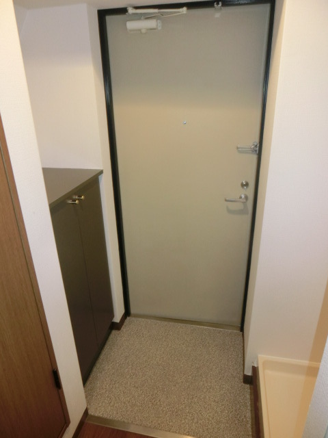 玄関　無いと困りますよね、シューズＢＯＸ。