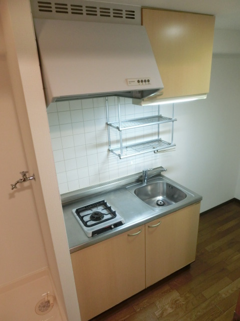 キッチン　調理スペースもあるので使いやすいですよ。