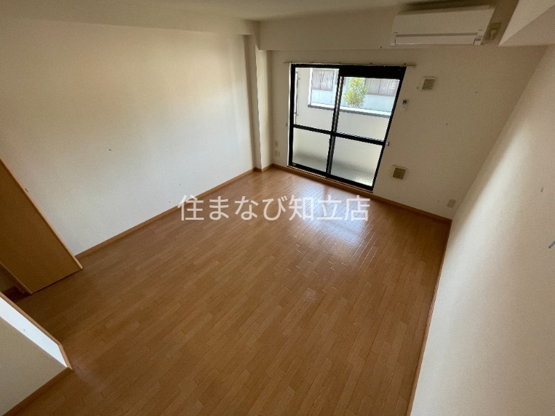 居室・リビング　同型別部屋写真