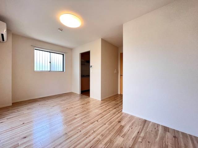 居室・リビング　写真は現状を優先します。