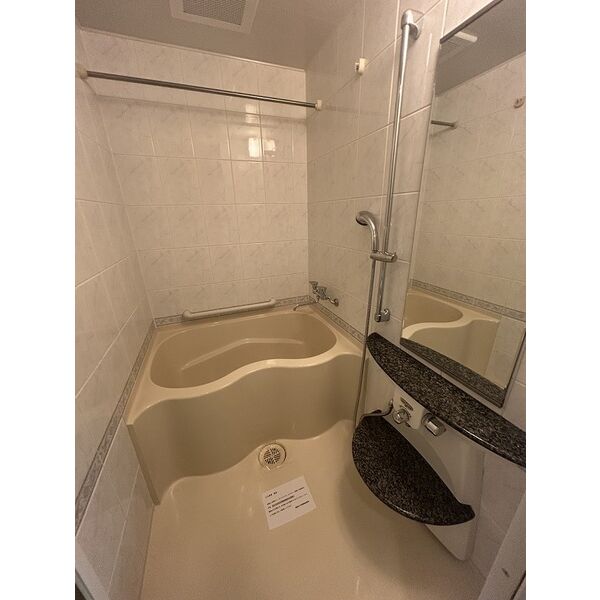 バス・シャワールーム　※反転タイプになります。