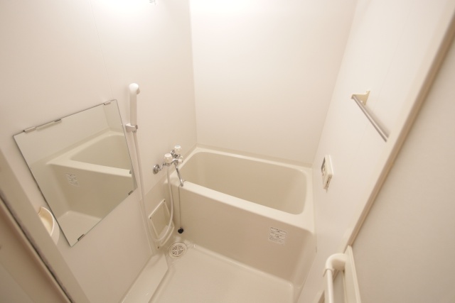 バス・シャワールーム　※別室の参考写真の為、現況優先です。