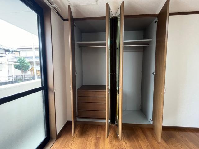 収納　洋室2
