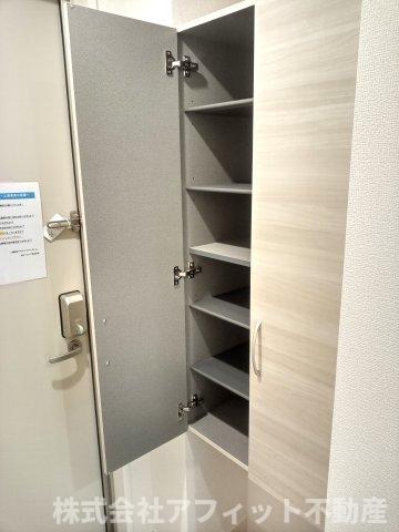 玄関　シューズボックス
