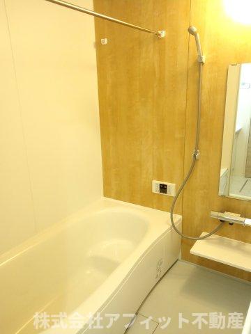 バス・シャワールーム　追い焚き機能付き