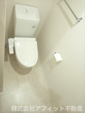 トイレ　温水洗浄暖房便座