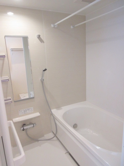 バス・シャワールーム　同建物別号室写真・同仕様