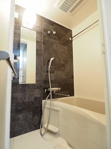 バス・シャワールーム　☆ゆったりくつろげるお風呂☆