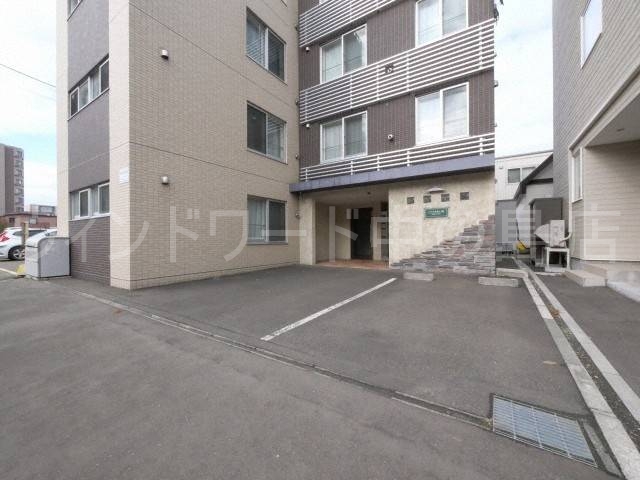 駐車場　詳細は、ウィンドワード中の島店までご相談下さい。