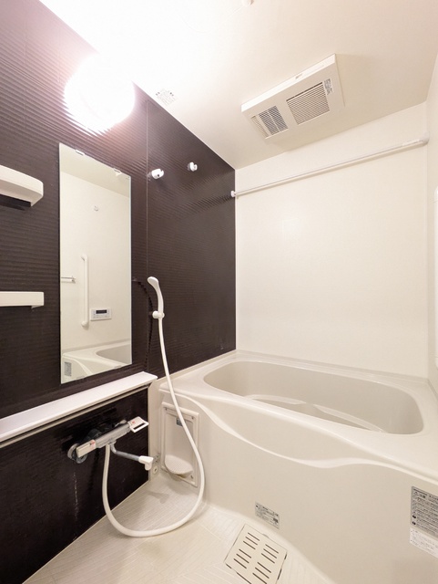 バス・シャワールーム　バスルーム