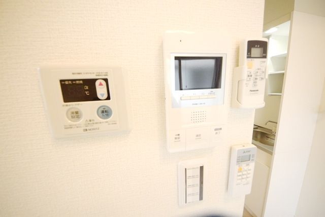 セキュリティ　★安心のモニター付きインターホンです★