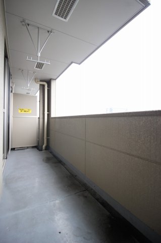 バルコニー　バルコニーからの眺めを楽しみながら食事をしませんか