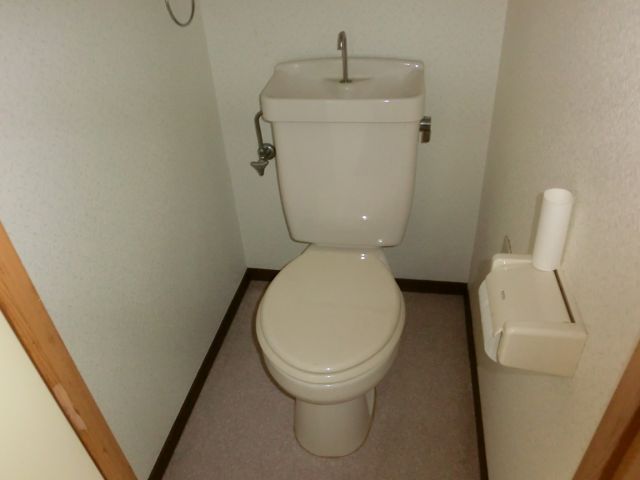 トイレ　清潔感のあるトイレです