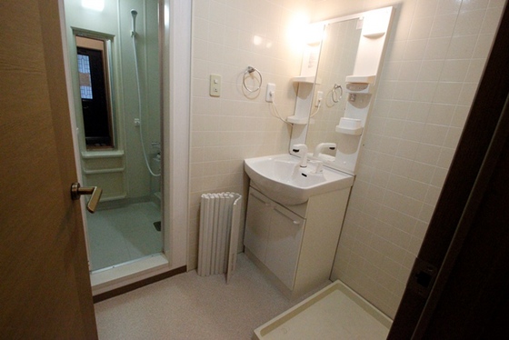 洗面設備　※別号室の写真です