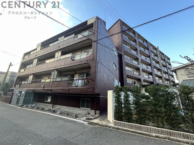 建物外観　エレベーター付きで荷物があっても安心♪