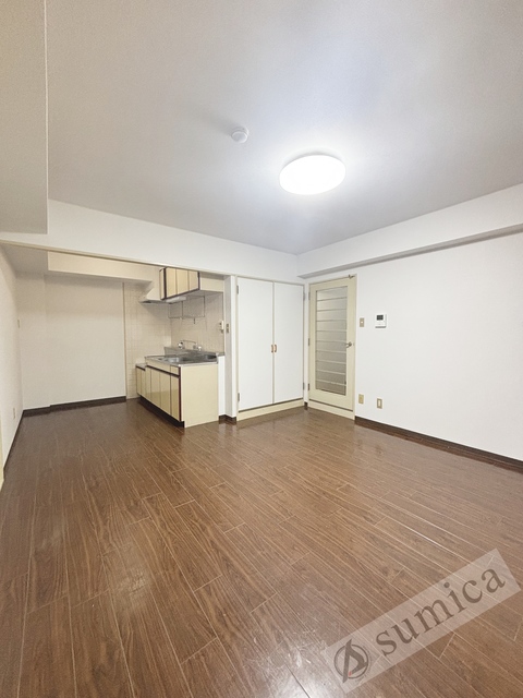 居室・リビング　広々空間でごはんもおいしく楽しい空間に！