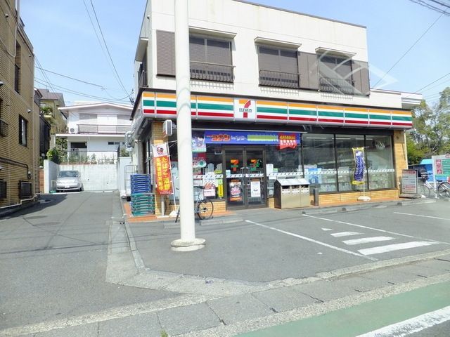 コンビニ　セブンイレブン（コンビニ）まで169m