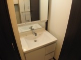 洗面設備　独立洗面台です
