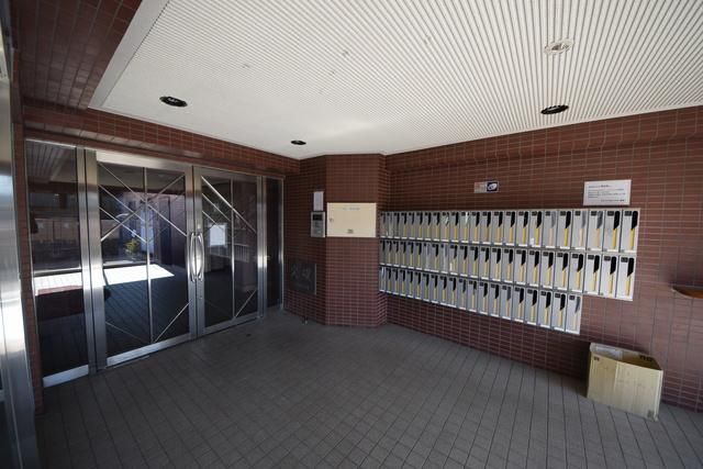 エントランス　オートロック付き