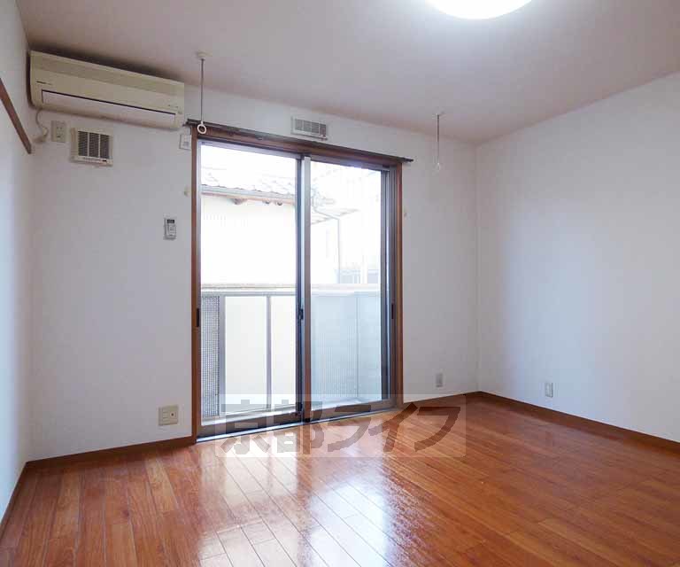 居室・リビング　綺麗な室内です。