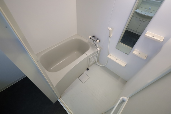 バス・シャワールーム　※別部屋の写真です