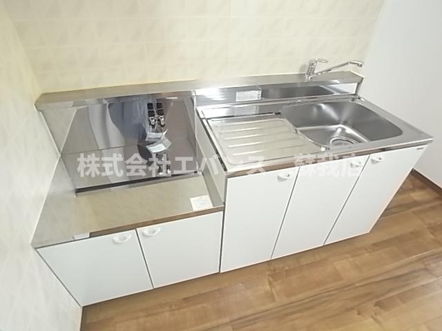 キッチン　コンパクトなキッチンで掃除もラクラク