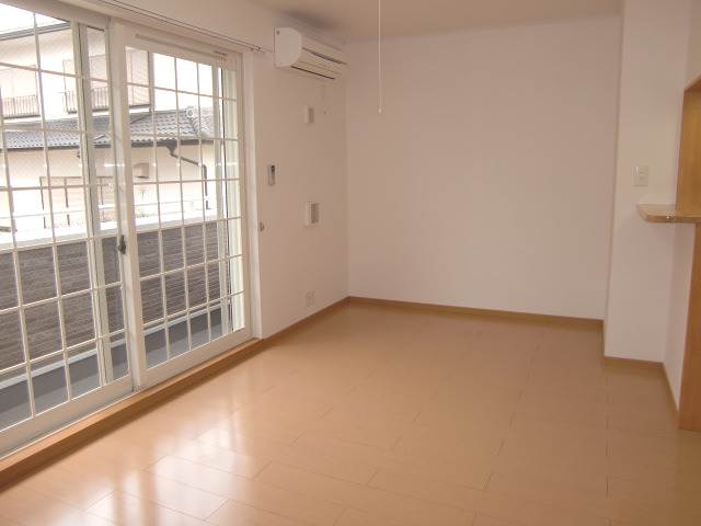 居室・リビング　サニーヒル藤原台 (GoodHome)