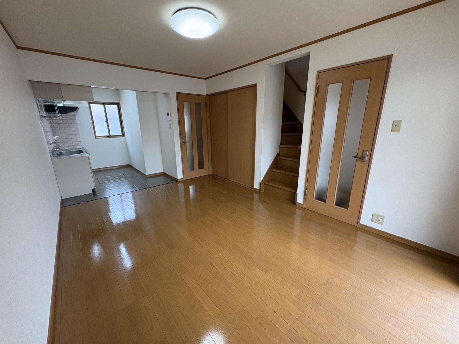 居室・リビング　日当りの良い広々としたLDK☆エアコン1台完備！