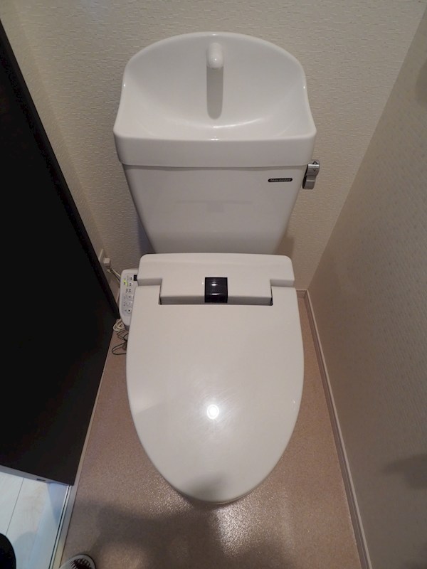 トイレ　ウォシュレット便座