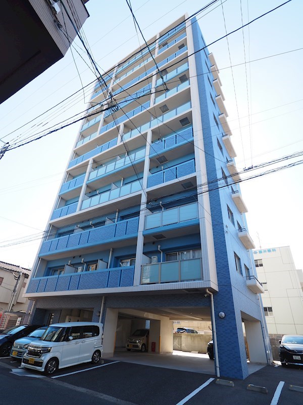 建物外観　JR門司駅徒歩4分の好立地。