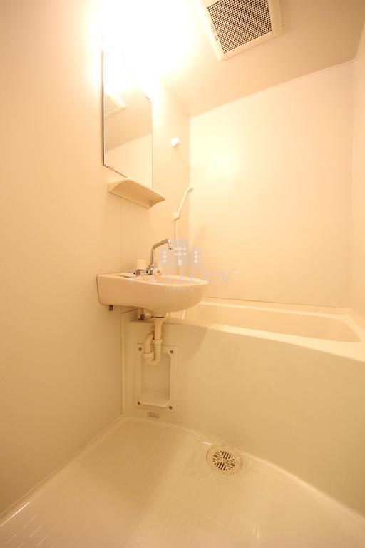 バス・シャワールーム　写真は別タイプになります。