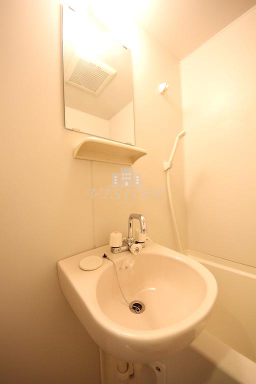 洗面設備　写真は別タイプになります。