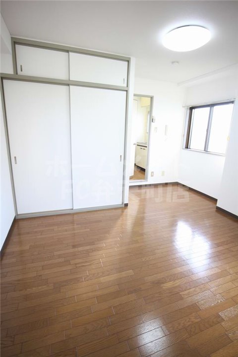 居室・リビング　こちらの居間で趣味の時間をお楽しみください