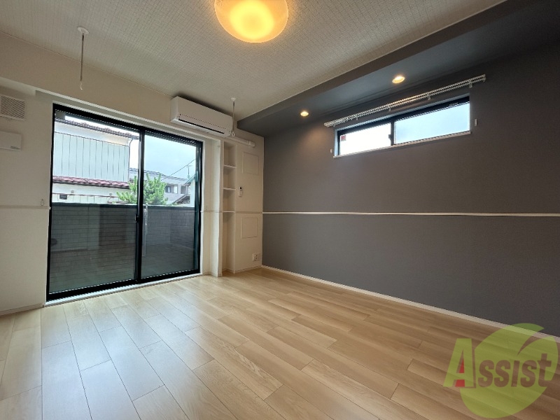 居室・リビング　こちら生活のメインとなる洋室になります。