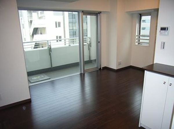 居室・リビング　※別部屋の参考写真です。