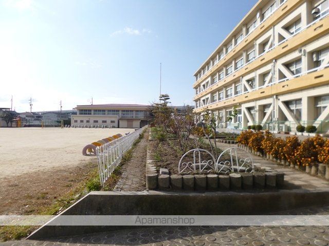 小学校　豊山町立　新栄小学校（小学校）まで350m