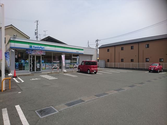 コンビニ　ファミリーマート　浜松早出南店（コンビニ）まで300m