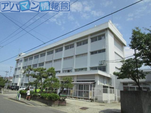 中学校　新潟市立小針中学校（中学校）まで600m