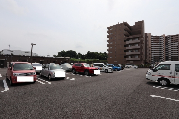 駐車場　駅前ながらうれしい平置きです！