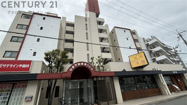 建物外観　オートロックで外部の人間が簡単に出入りできないため安心です。