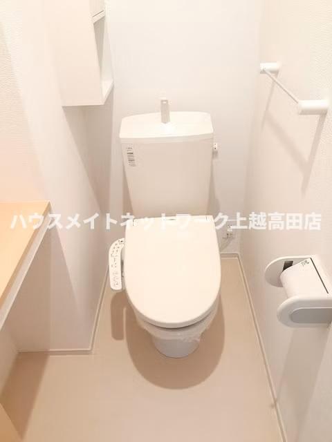 トイレ　温水洗浄暖房便座