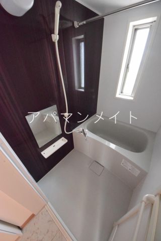 バス・シャワールーム　落ち着いた空間のお風呂です