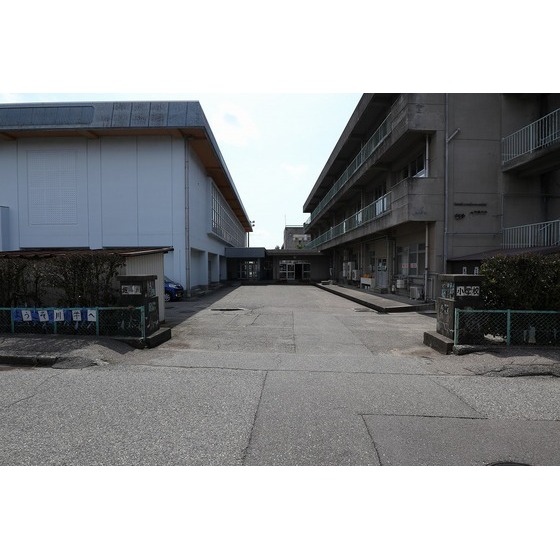 小学校　堀川小学校（小学校）まで750m