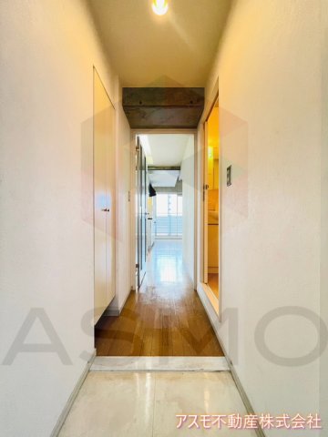 玄関　同マンション別部屋　参考写真