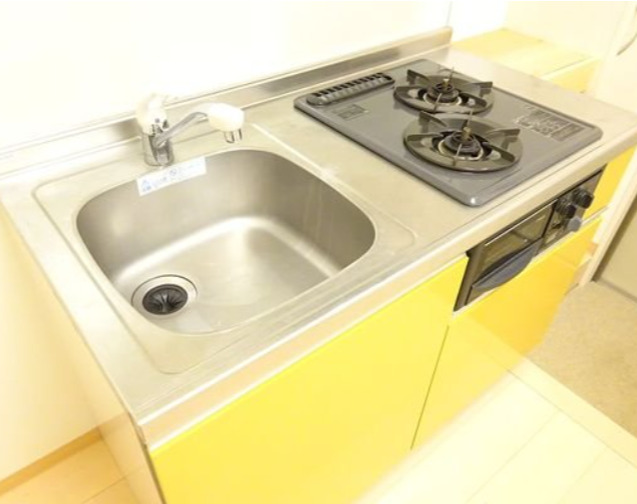 キッチン　別部屋の画像を使用しております。